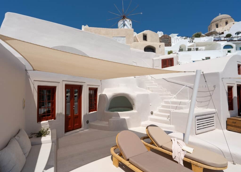 Senior Suite — Architect Cave Houses in Oia