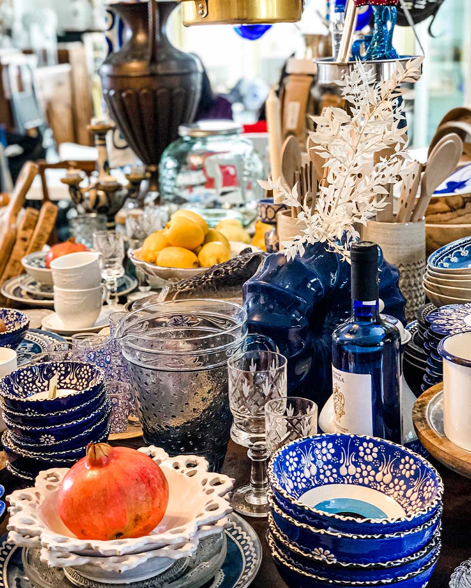 Bottega souvenir shop in Santorini